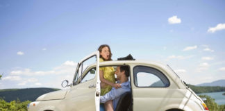 Volite seks u kolima? Donosimo vam predlog za tri odlične poze koje će vam učinit veče nezaboravnim seks u kolima