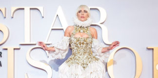 Lady Gaga u haljini koja izgleda kao šala na račun britanske istorije Lady Gaga moda stil premijera