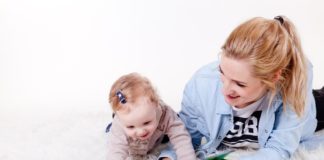 Razvoj bebe: Šta vam donosi svaka faza od rođenja do prve godine života? razvoj bebe od rođenja do prve godine