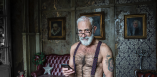 Pronašli smo za vas najseksi Deda Mraza ikada seksi deda mraz