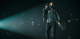 Eros Ramazzotti u Diesel jakni na svetskoj turneji „VITA CE N’È“ eros ramazzoti diesel kolekcija turneja