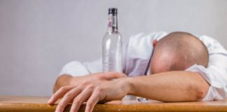 Da li je alkoholizam češća pojava kod starijih ili mlađih osoba?
