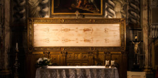 Torinski pokrov – Jedna od najpoznatijih hrišćanskih relikvija Torinski pokrov